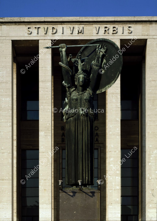 Statue der Minerva