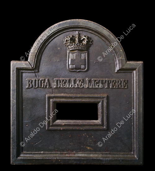 Mailbox with Savoy coat of arms