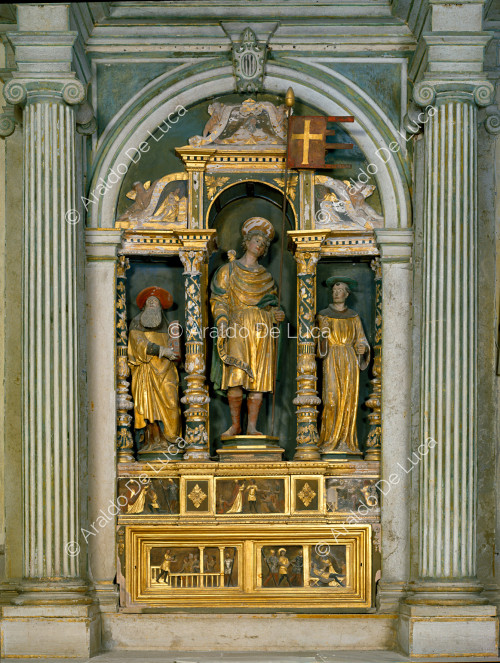 Altar retable