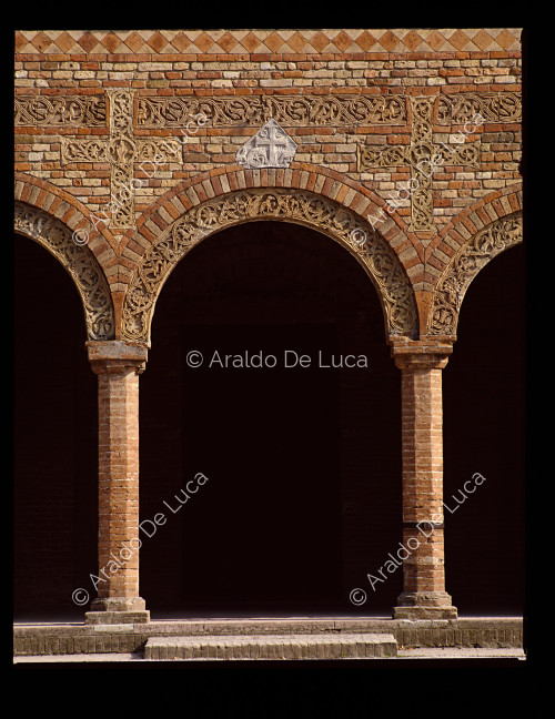 Arched portico