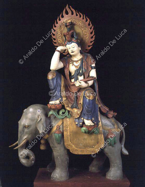 El Bodhisattva Pu-Hien sobre el elefante
