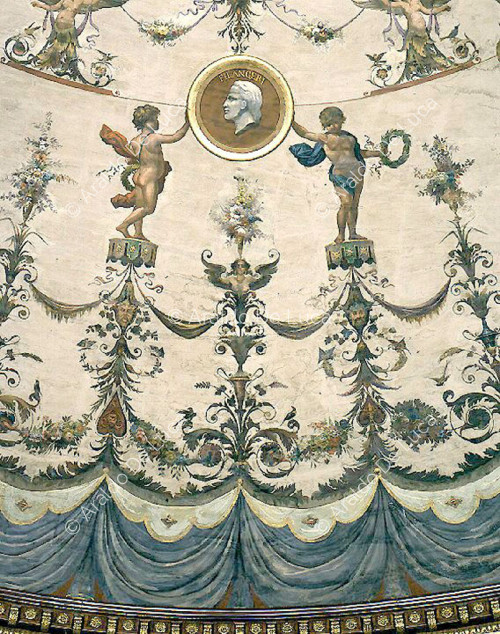 Salon, plafond orné de fresques