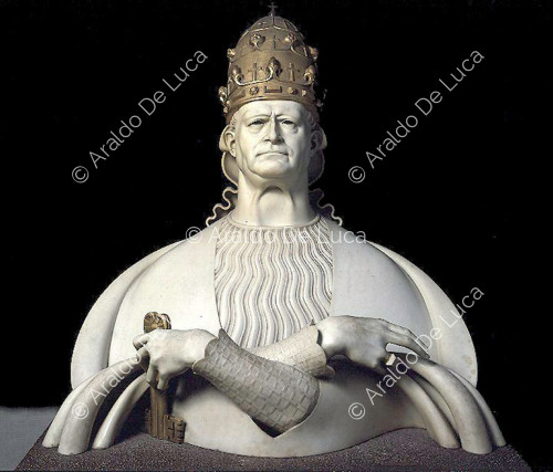 Estatua del Papa Pío XI. Detalle del busto