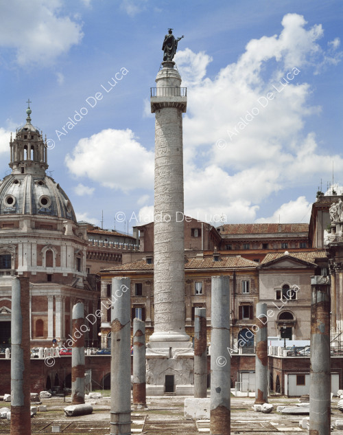 La Basilica Ulpia e la colonna Traiana