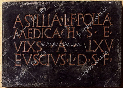 Iscrizione funeraria di Asyllia Polla
