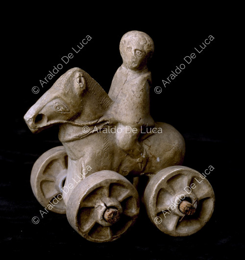 Kopie eines antiken Huckepacks mit Rädern