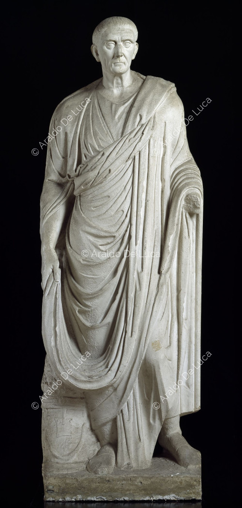 Estatua de un magistrado romano