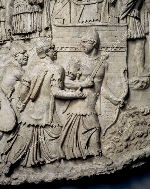 Colonna Traiana, arcieri orientali