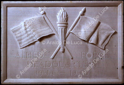 Lápida conmemorativa aliada