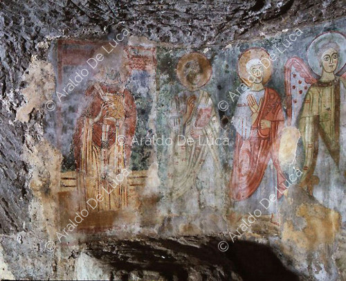 Fragmentos de un fresco en la Gruta de los Santos
