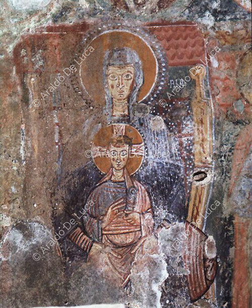 Fragmente eines Freskos in der Grotte der Heiligen