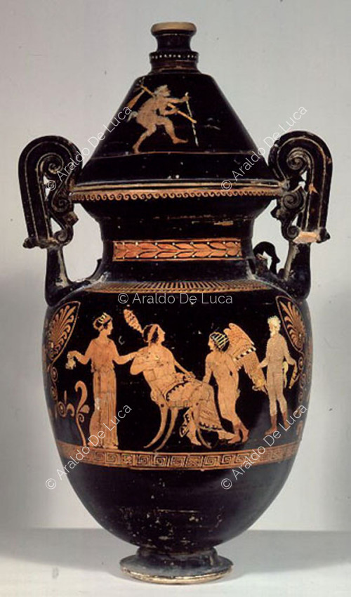 Painted amphora from Ruvo