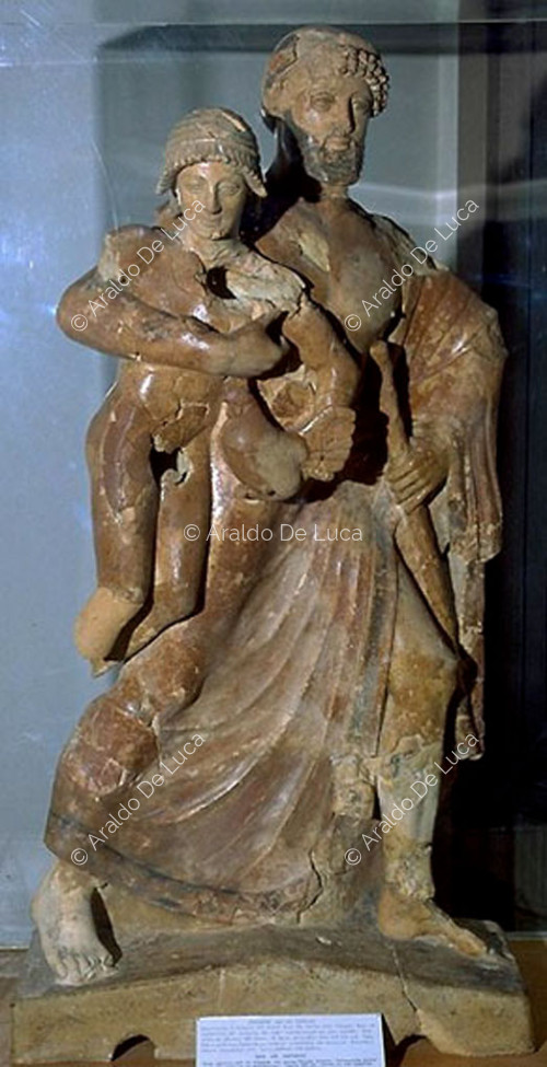 Statua con ratto di Ganimede in terracotta