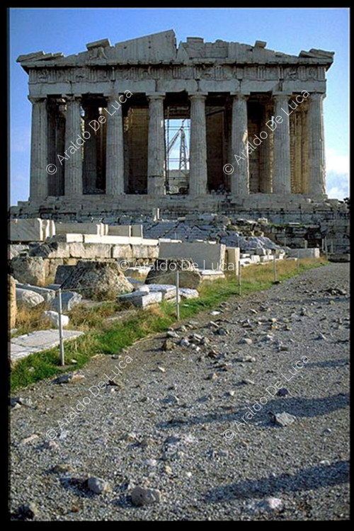 Fachada frontal del Partenón