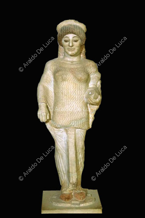Estatua del arcaico Kore