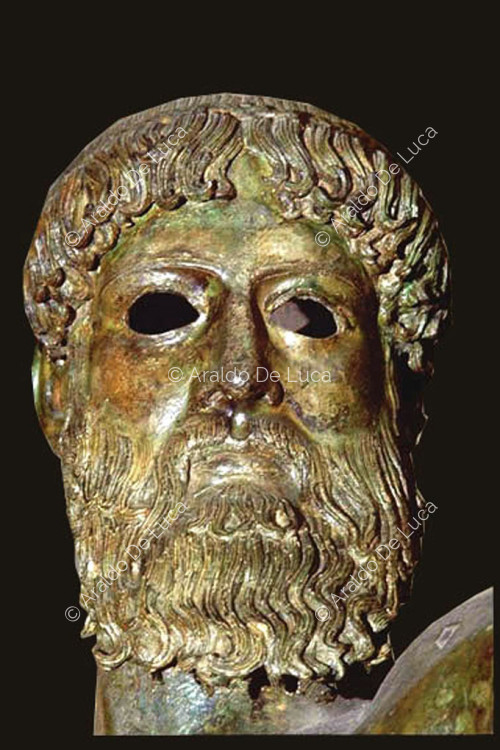 Statua di Poseidon da Capo Artemisio, in bronzo
