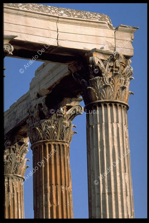 Detalle de arquitrabe y columnas