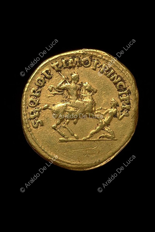 Traiano a cavallo trafigge Dacio sotto il cavallo, Auero Romano imperiale di Traiano
