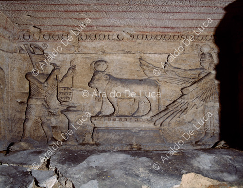 Relief mit Hathor und der Herrscherin und Maat