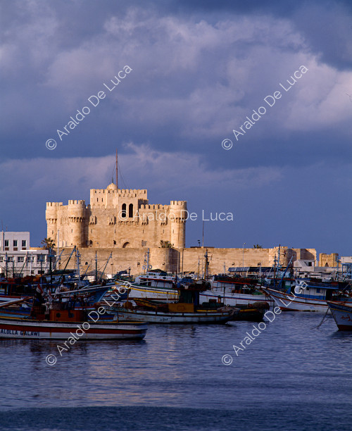Zitadelle von Qaitbay mit Blick auf den Hafen
