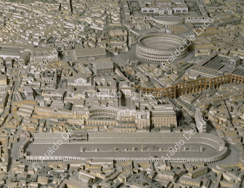 Maqueta de la Roma Imperial. Detalle con el Coliseo y el Circo Máximo