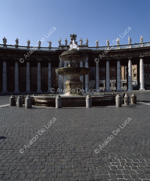 Piazza San Pietro, la fontana