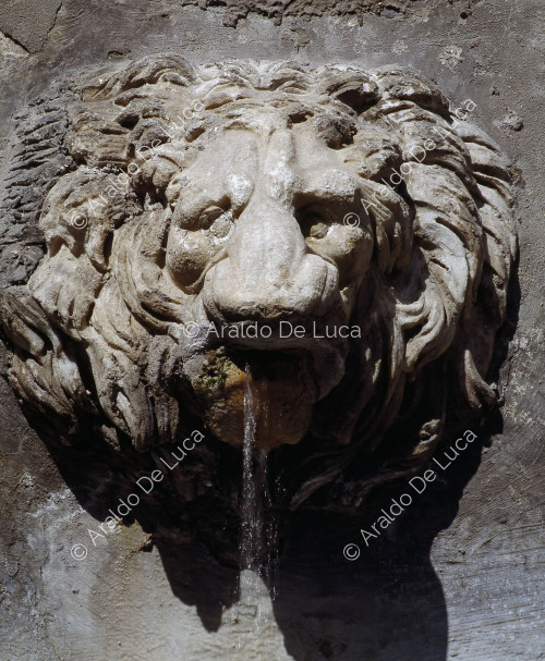 Detail des Brunnens in der Via Margutta