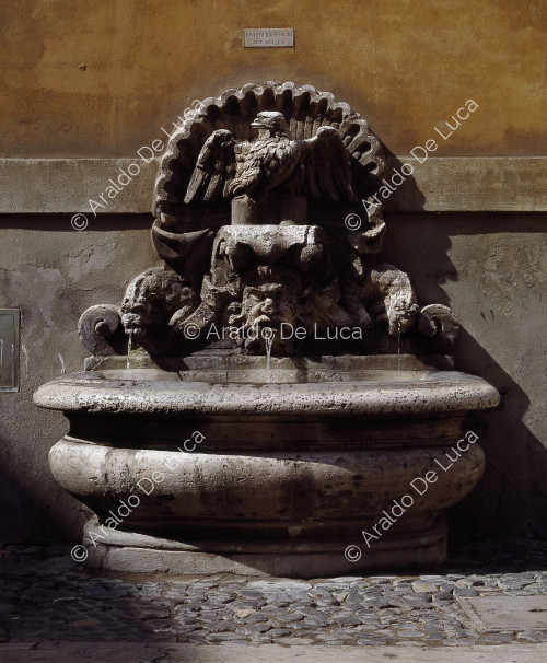 Fountain located in Via di Ripa Grande
