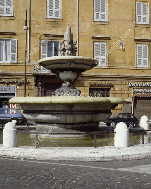 Piazza del Campidoglio, fountain