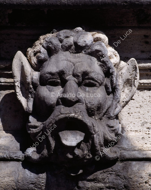 Mascherone de la fuente de Piazza Campitelli