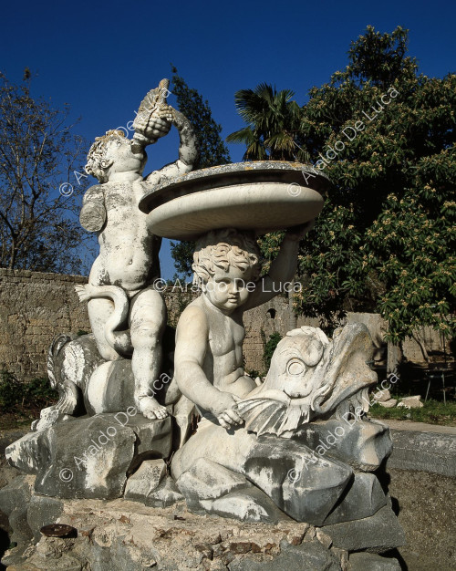 Fountain with statuary group