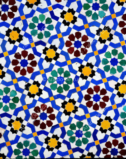 Particolare del mosaico lavorato nella moschea