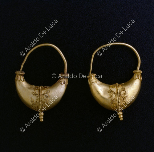 Pair of 'shuttle' earrings