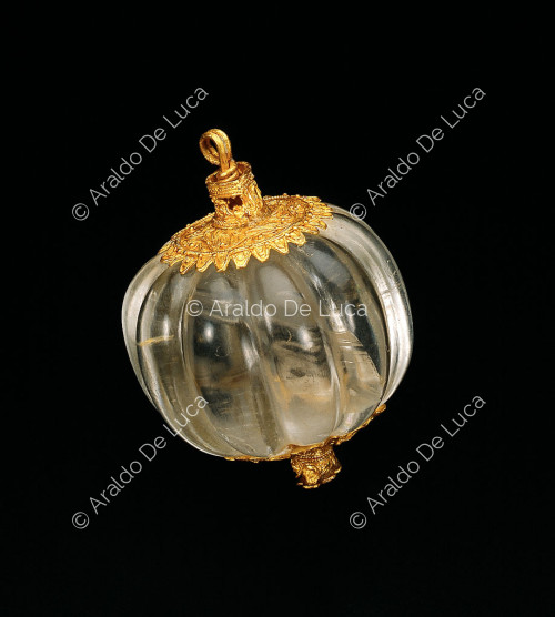 Spherical pendant