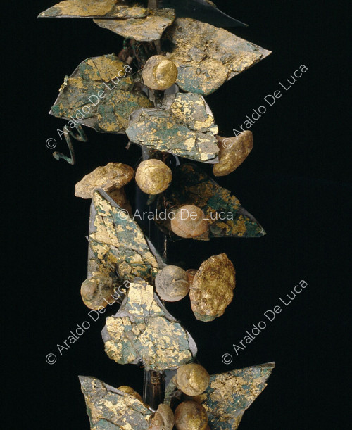 Corona de hojas de hiedra