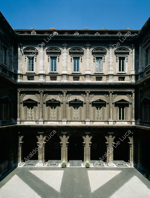 Palazzo Farnese. Innenhof
