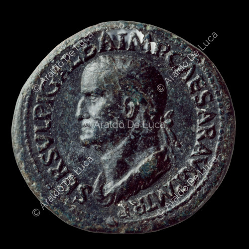 Busto drappeggiato e laureato di Galba, Sesterzio romano imperiale coniato da Galba