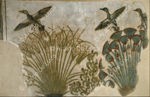 Bemaltes Bodenfragment mit Enten im Flug