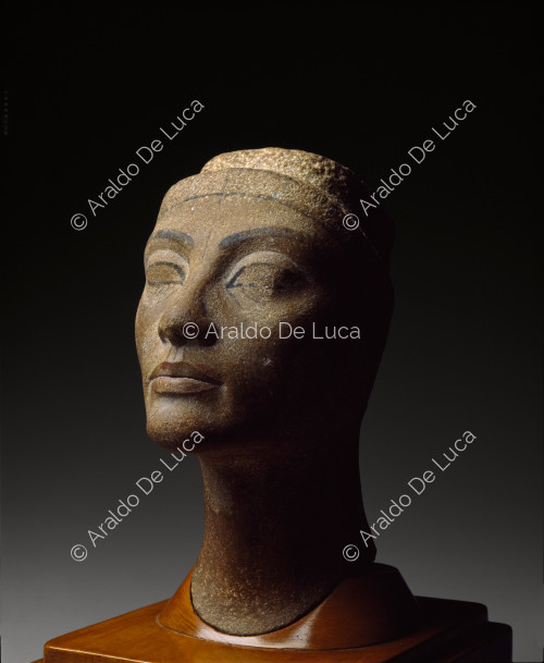 Cabeza inacabada de Nefertiti