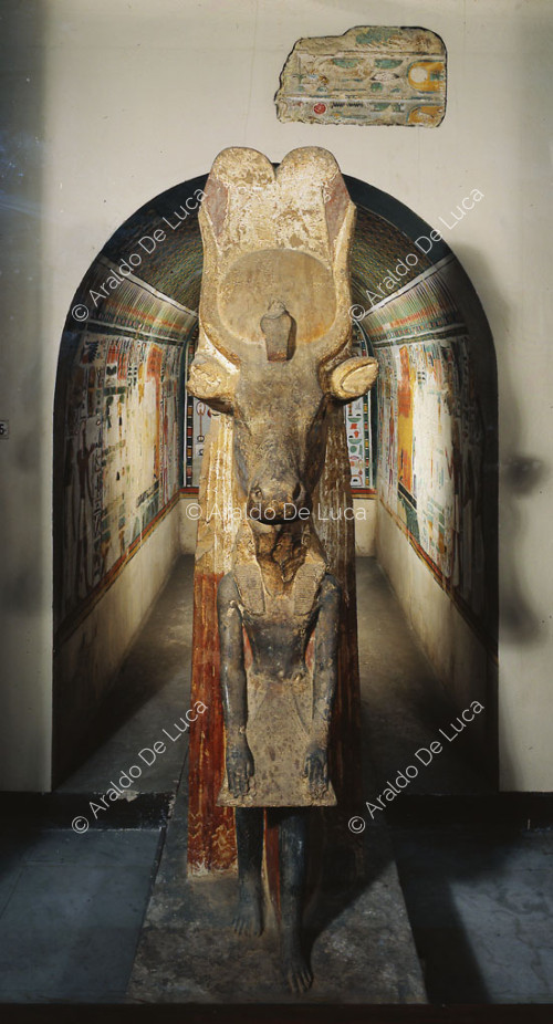 Estatua de Hator con Amenhotep II