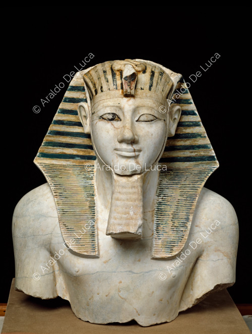 Fragment einer Statue von Thutmosi III.