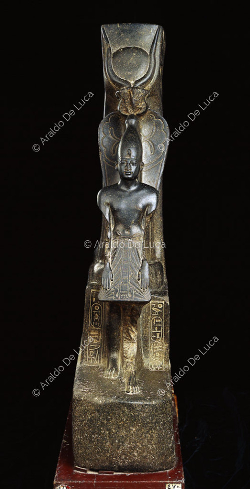 Statue d'Amenofi II avec Meretseger