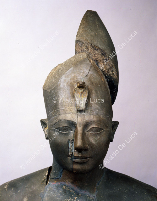 Statue de Thutmosi III incedent