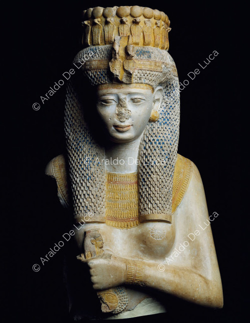 Upper fragment of a statue of Merytamon