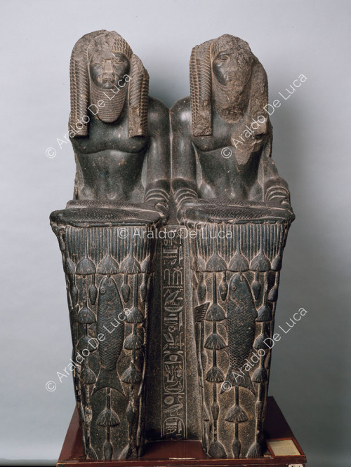 Doppelstatue von Amenemhat III., dargestellt als Gott des Nils