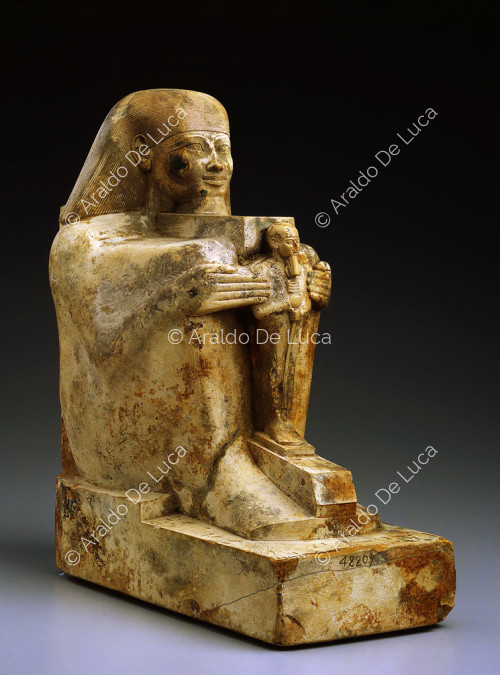 Estatua cúbica de Nakhtefmut