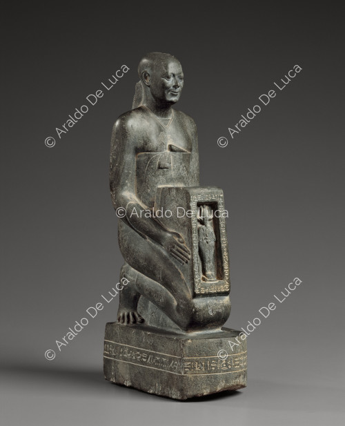 Naophorous Statue von Psammetiksaneith