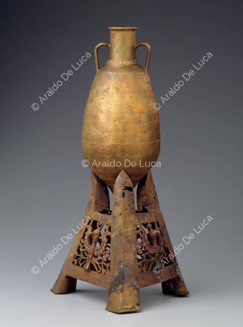 Amphora resting on a tripod