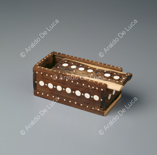 Box decorated with ivory
