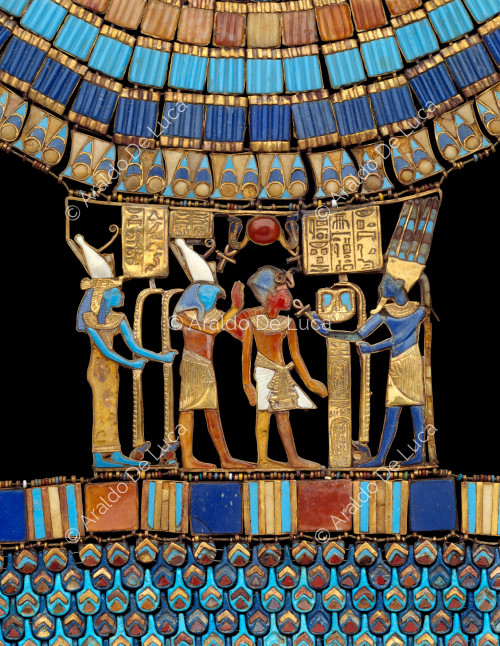 Tesoro de Tutankamón. Corsé real